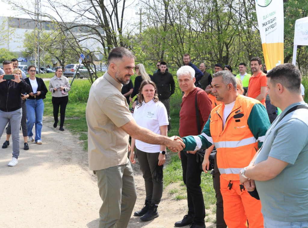 Akcija čišćenja Novog Sada "Naš grad, naša odgovornost", učestvovao i Mićin
