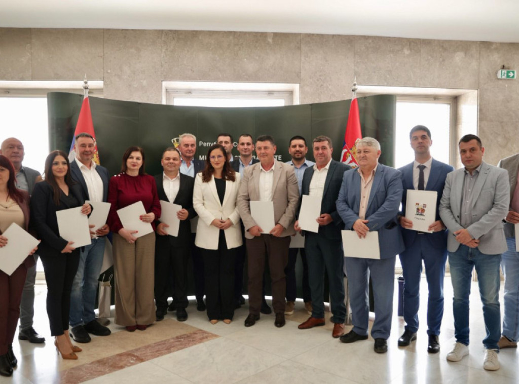 Sara Pavkov potpisala ugovore o sufinansiranju izgradnje sistema upravljanja otpadom