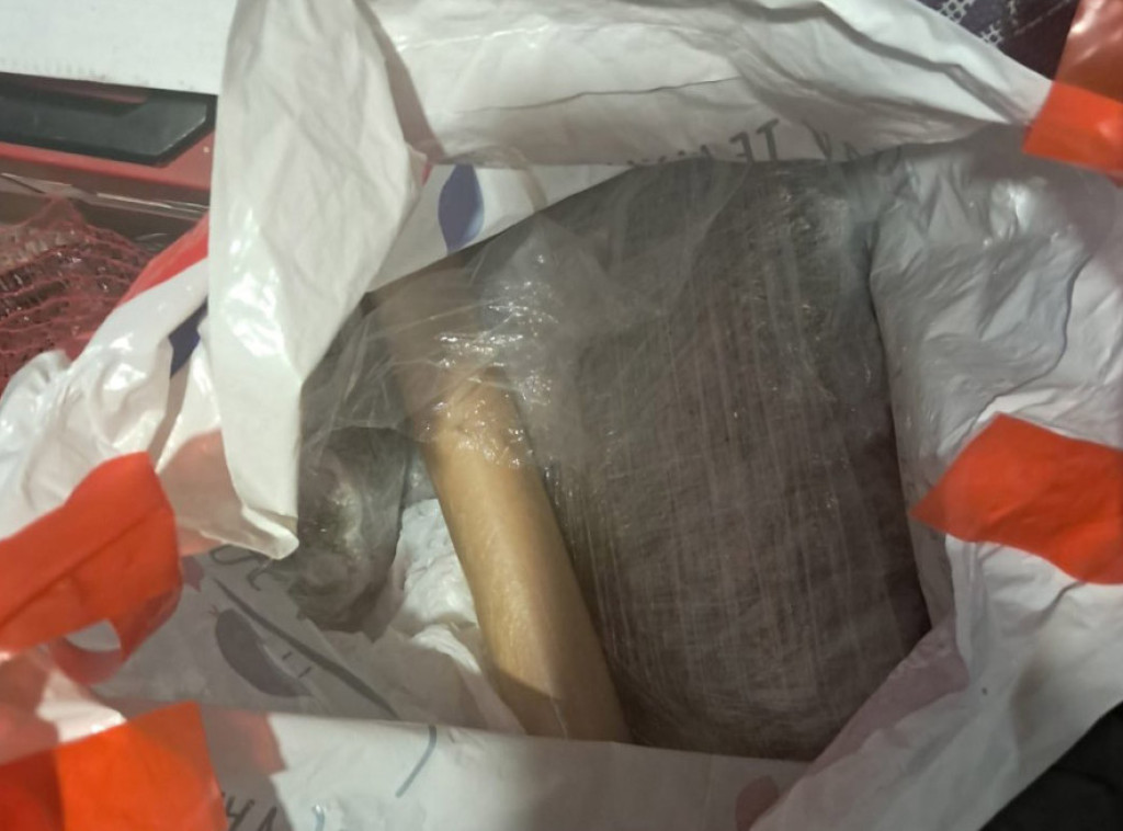 Novi Sad: Uhapšena dvojica muškaraca zbog preprodaje pola kilograma marihuane