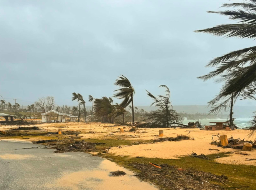 Super tajfun Sinlaku pogodio Severna Marijanska Ostrva