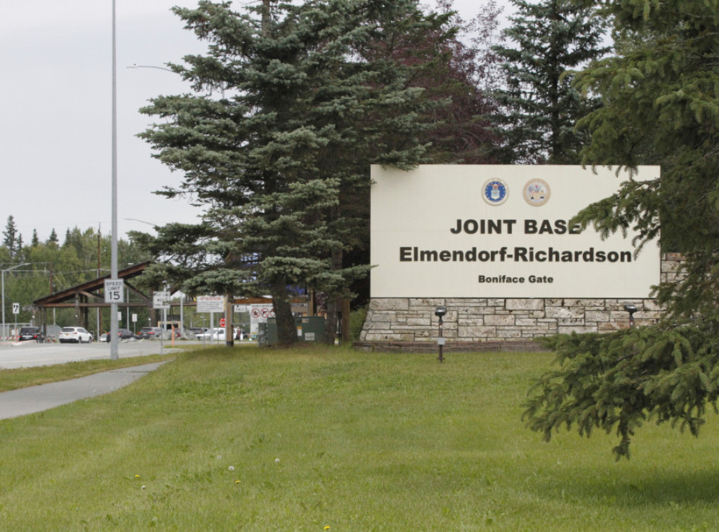 Dva američka vojnika povređena u susretu sa medvedom na Aljasci