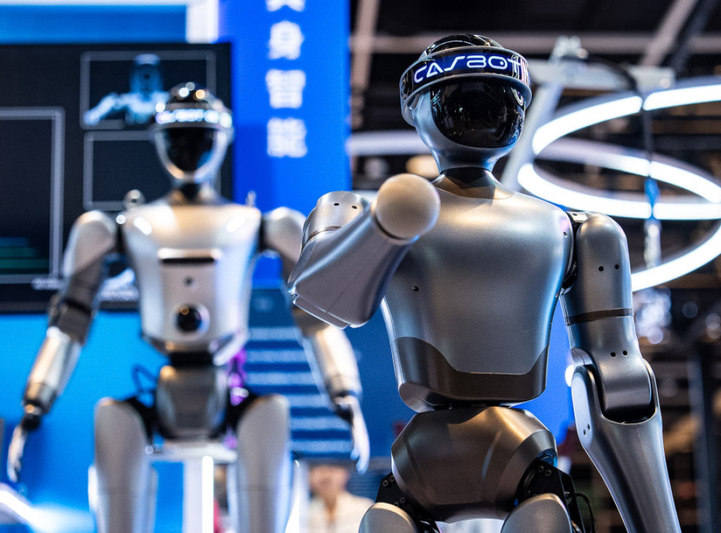 Više od 300 humanoidnih robota učestvovaće u maratonu u Kini na trci od 21 km