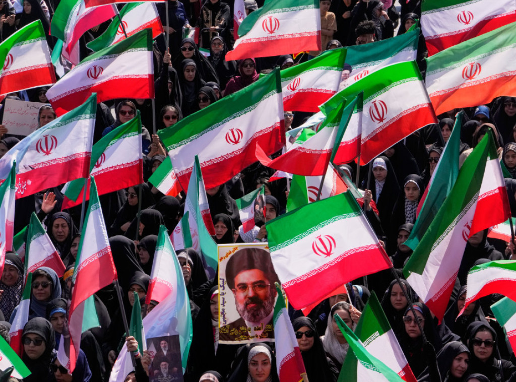 Hamnei: Iranska mornarica spremna da nanese nove gorke poraze neprijateljima