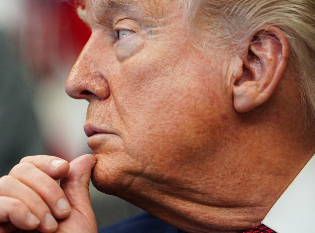 WSJ: Tramp protiv iskrcavanja na iransko ostrvo Harg zbog straha od velikih gubitaka