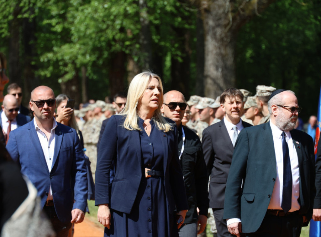 Željka Cvijanović zahvalila američkom izaslaniku na odavanju počasti žrtvama u Donjoj Gradini