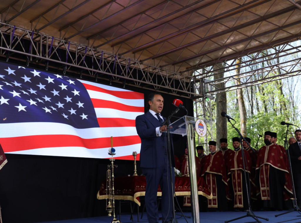Robert Garson izjavio u Donjoj Gradini: Sprečiti da se mržnja iz Jasenovca ponovi