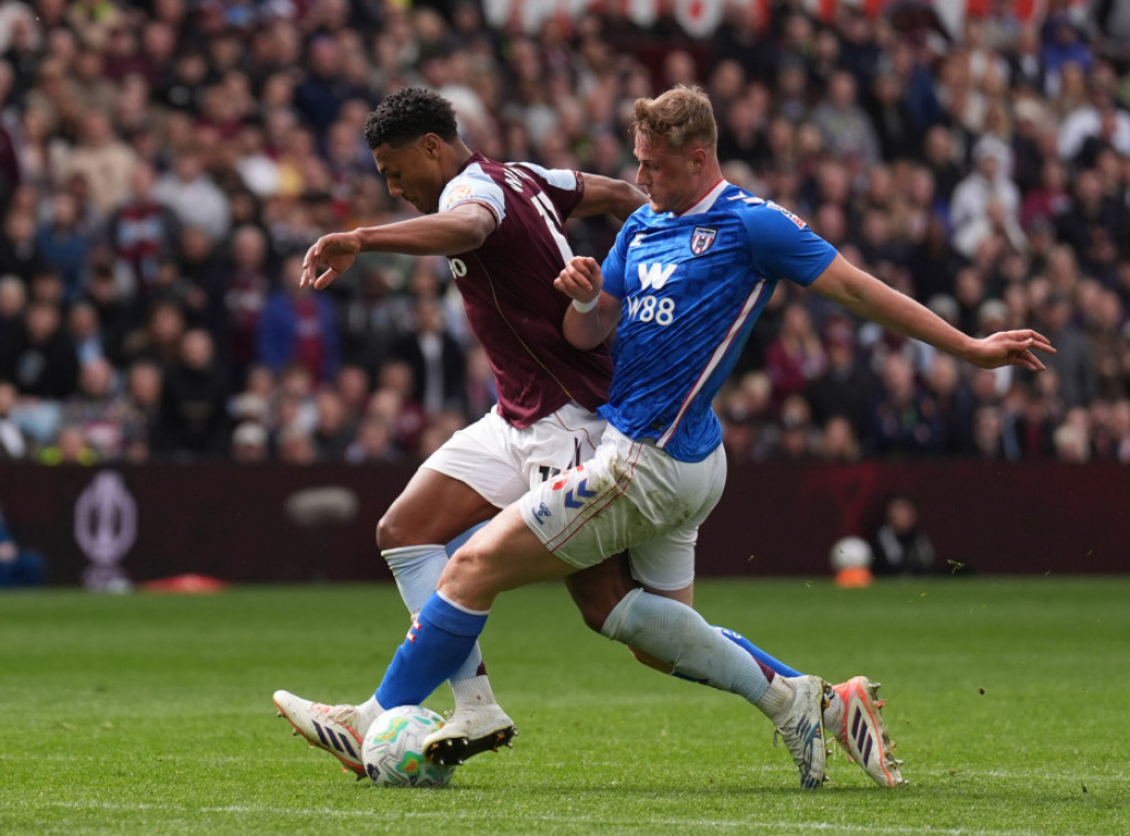 Fudbaleri Liverpula pobedili Everton, Aston Vila savladala Sanderlend u Premijer ligi