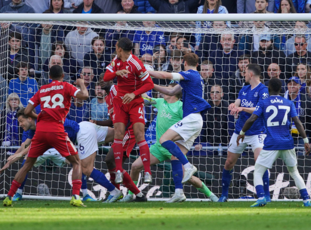 Fudbaleri Liverpula pobedili Everton, Aston Vila savladala Sanderlend u Premijer ligi