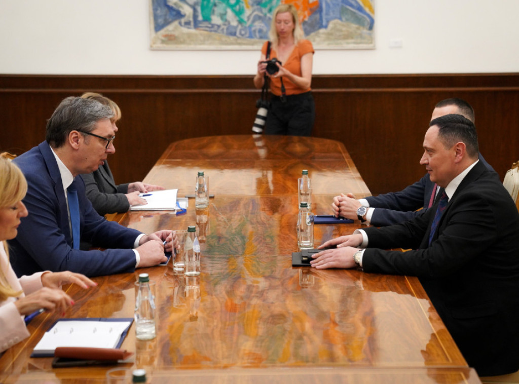 Počele konsultacije predsednika Vučića sa predstavnicima Alternative za promene