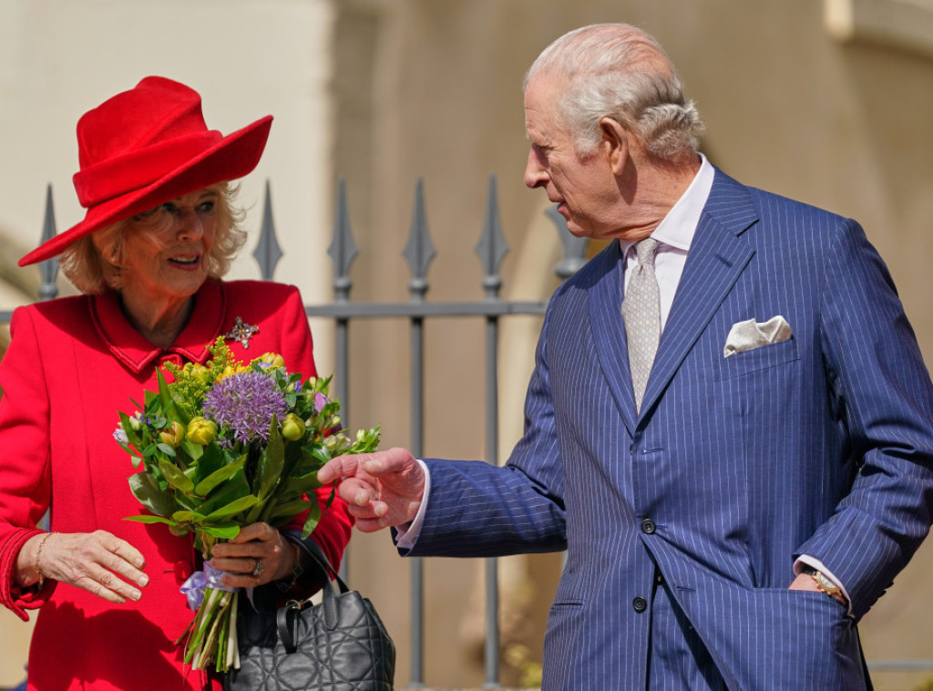 Britanski kralj Čarls i Kamila posetiće izložbu o odevanju pokojne kraljice Elizabete