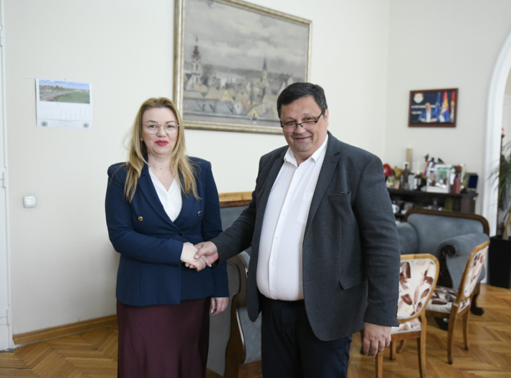 U Zemunu uručena 82 paketa hrane za najugroženije porodice