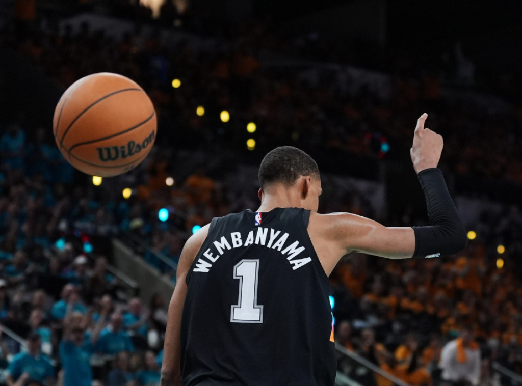 Košarkaš San Antonija Viktor Vembanjama najbolji defanzivac sezone u NBA ligi