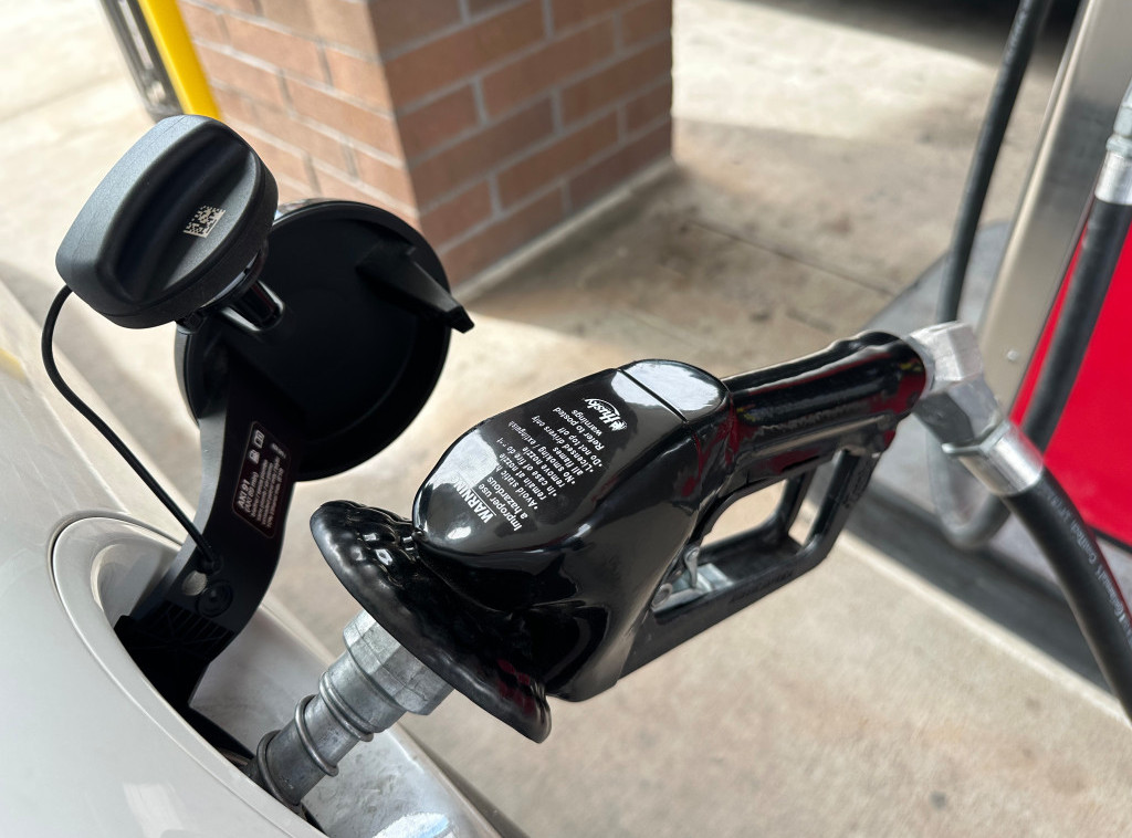 Cene goriva u EU naglo porasle u martu, dizel skočio za skoro 20 odsto