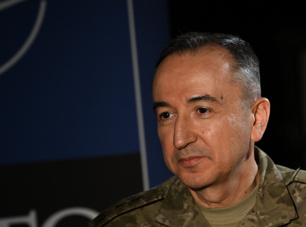 Komandant KFOR-a: Put ka trajnoj stabilnosti politički, a ne vojni