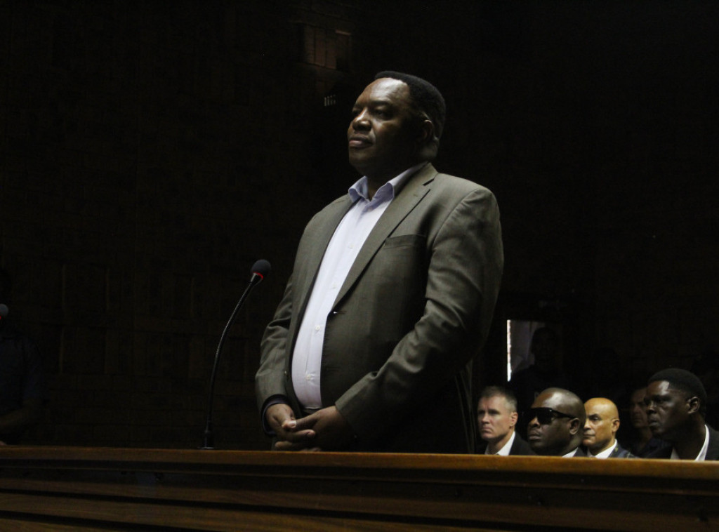 Šef policije Južne Afrike optužen u vezi sa spornim zdravstvenim ugovorom