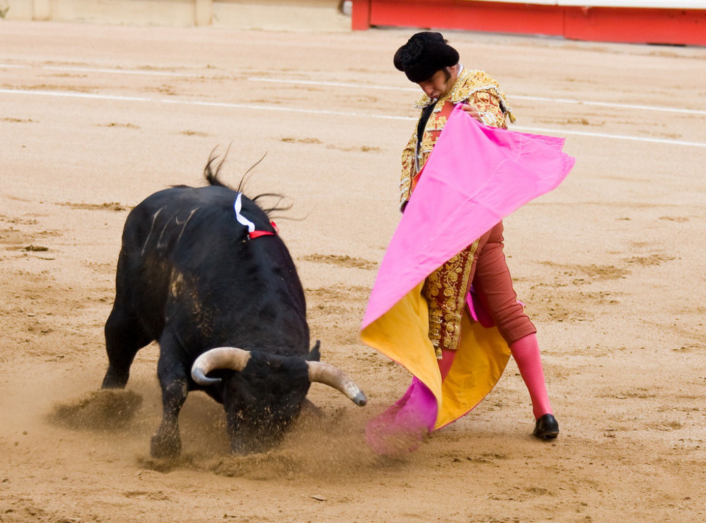 Španski matador Morante teško povređen tokom borbe s bikom