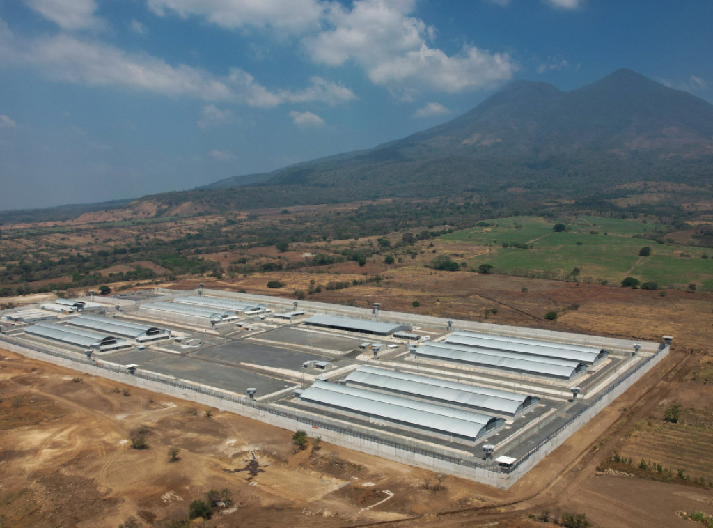 U Salvadoru počelo masovno suđenje protiv 486 navodnih vođa bande MS-13