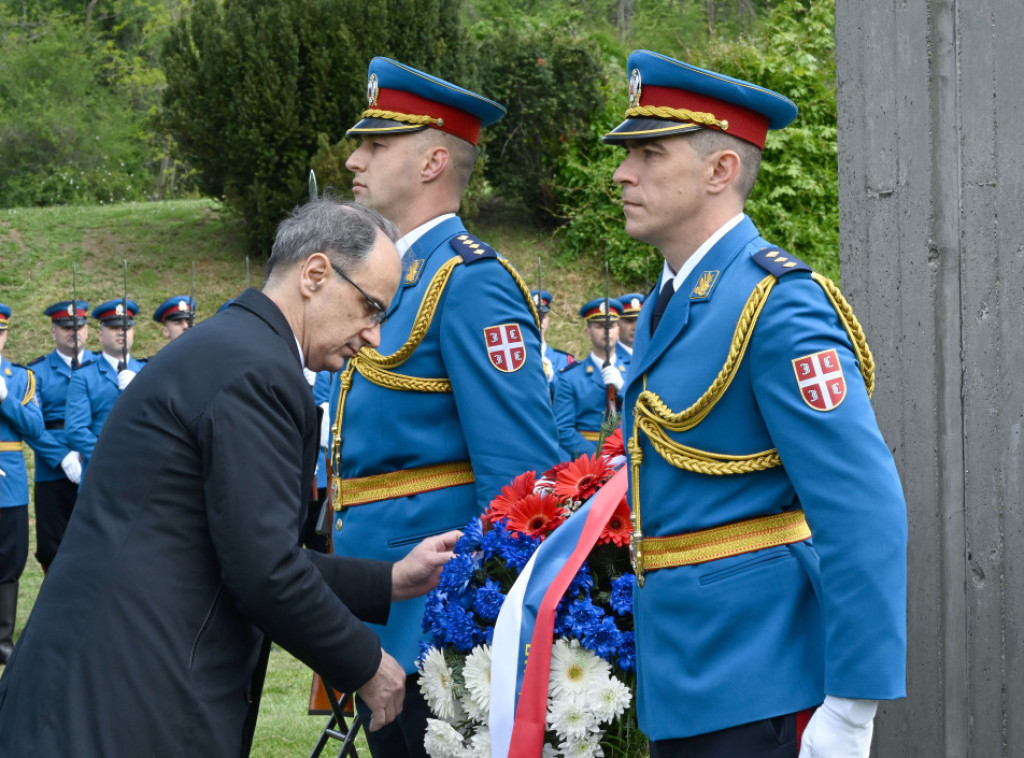 Macut lays wreath at Jajinci memorial park