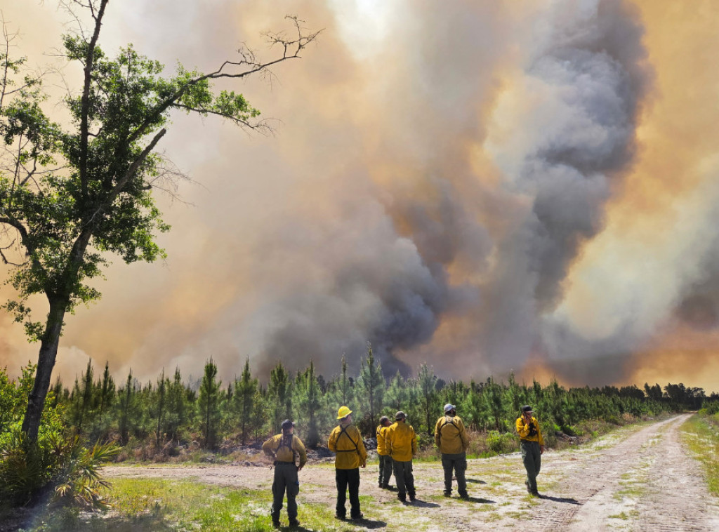 Požari na jugoistoku SAD: Uništeno 50 kuća, naređene evakuacije u Džordžiji i Floridi