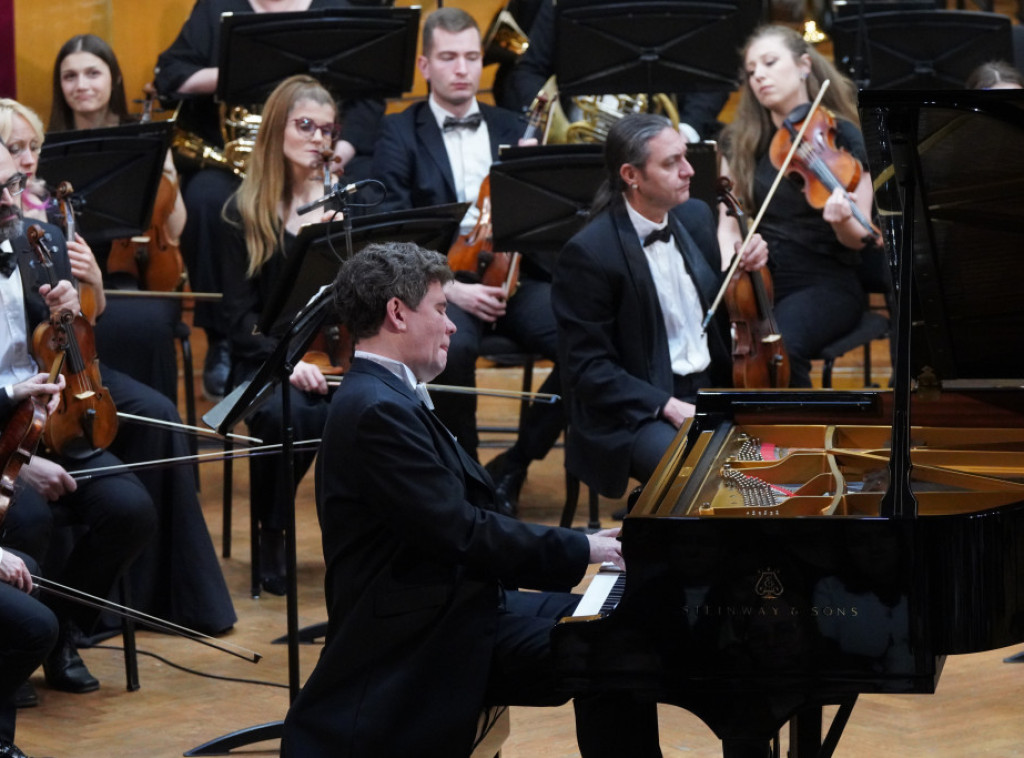 Denis Macujev i Simfonijski orkestar RTS-a održali koncert u Kolarčevoj zadužbini