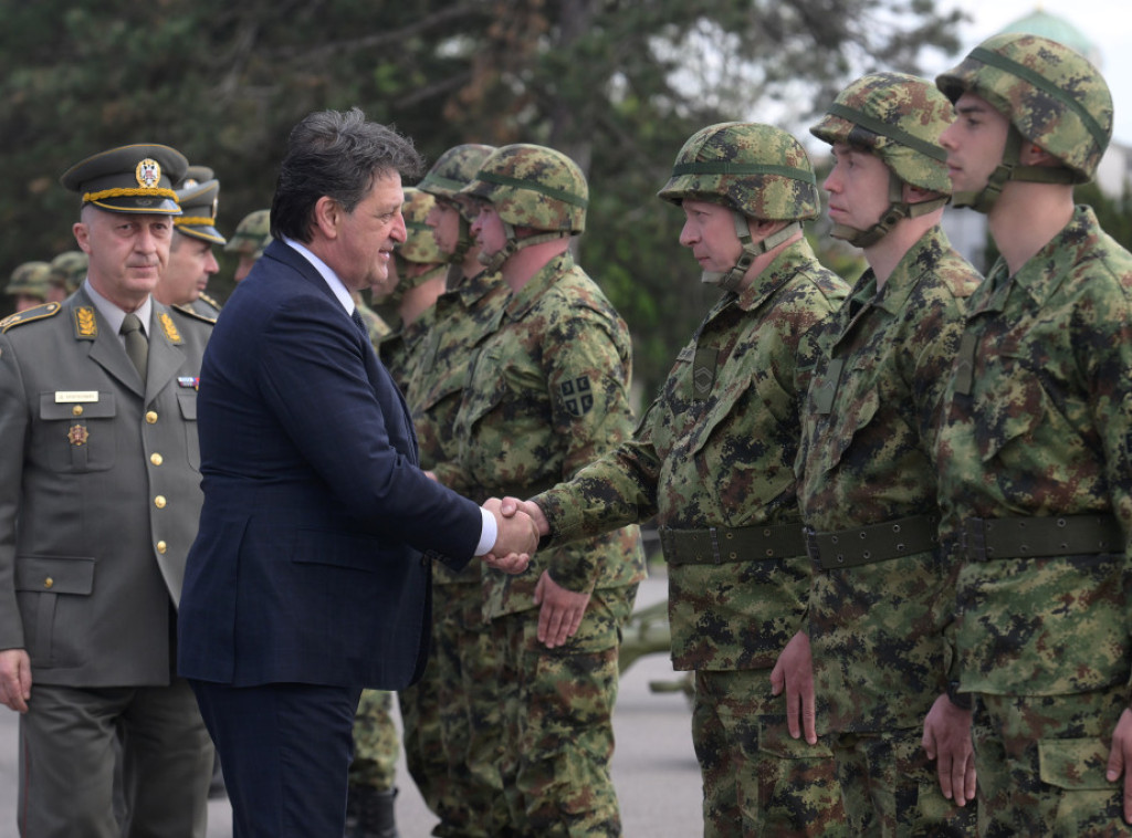 Bratislav Gašić čestitao svim pripadnicima obeležavanje Dana Vojske Srbije