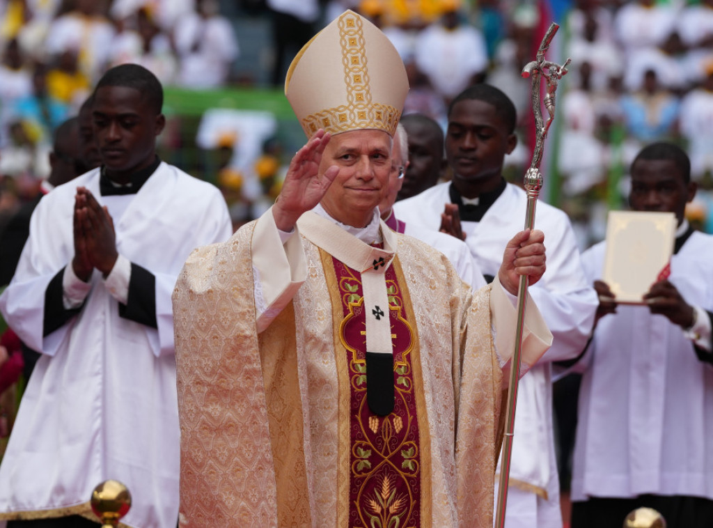 Papa Lav završio posetu Africi i vraća se u Rim