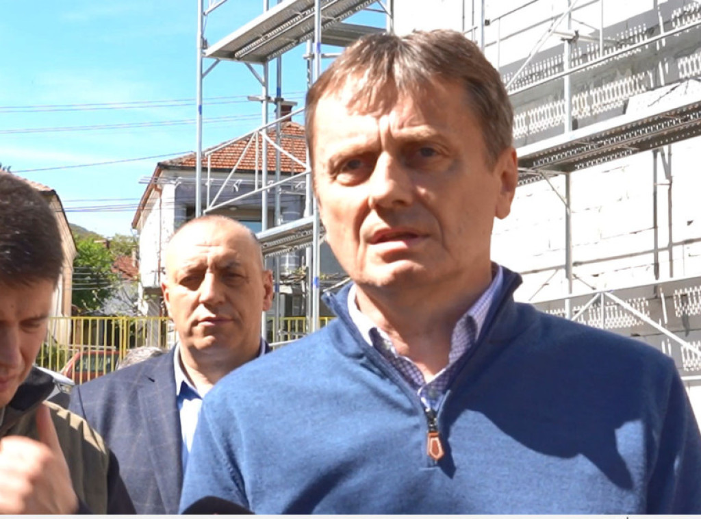 Vranje: Glišić obišao radove na OŠ „Dositej Obradović“, kraj rekonstrukcije u januaru