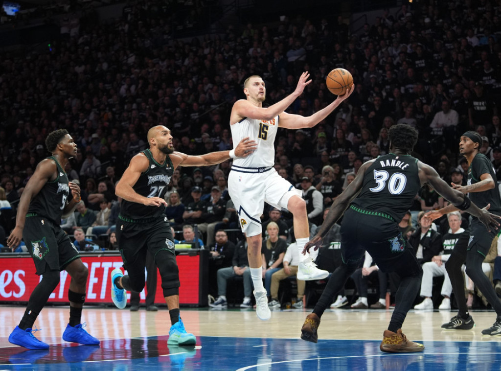 Košarkaši Minesote poveli 3:1 protiv Denvera, Jokić isključen na kraju meča