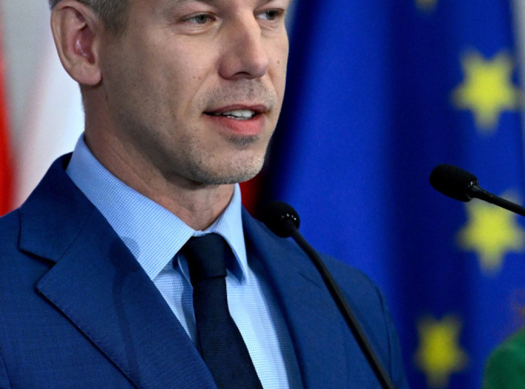 Mađar najavio da u sredu ide u Brisel, na sastanak sa Fon der Lajen