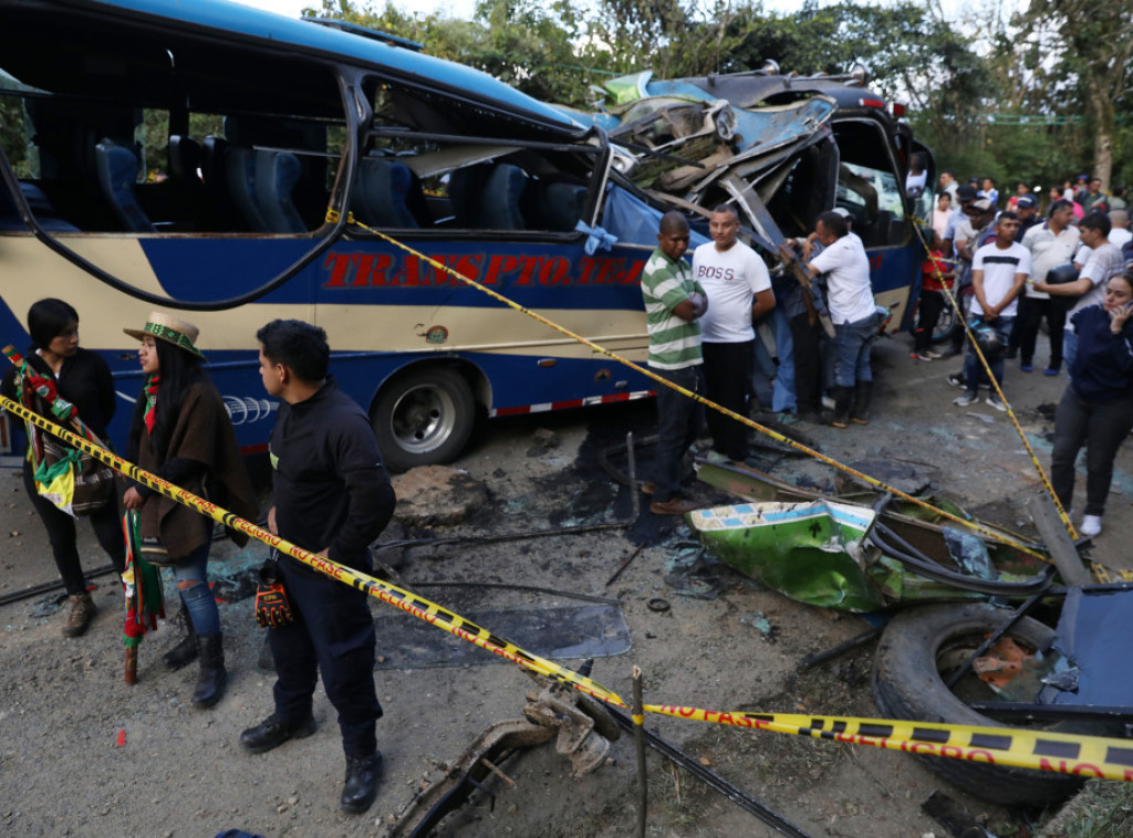 Broj žrtava napada na autobus u Kolumbiji porastao na 20