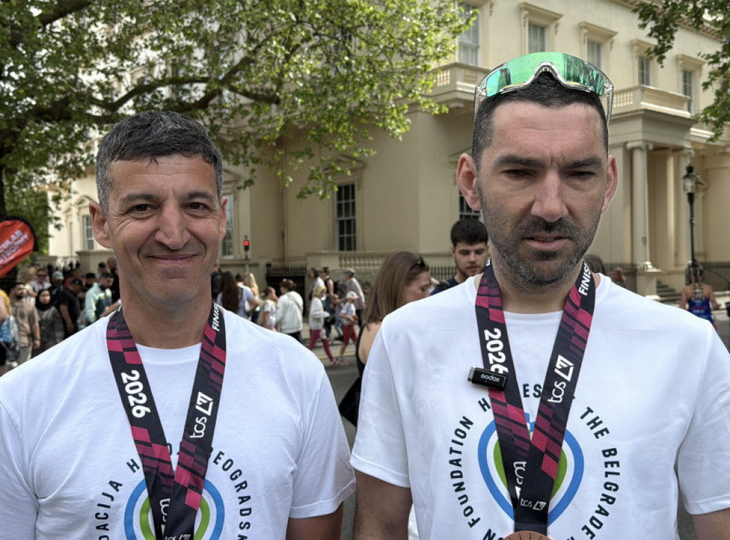 Milan Petrović, slepi trkač iz Srbije, završio maraton u Londonu