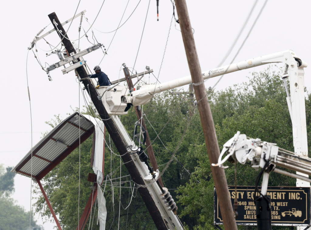 Tornado u Teksasu odneo najmanje tri života, više porodica raseljeno