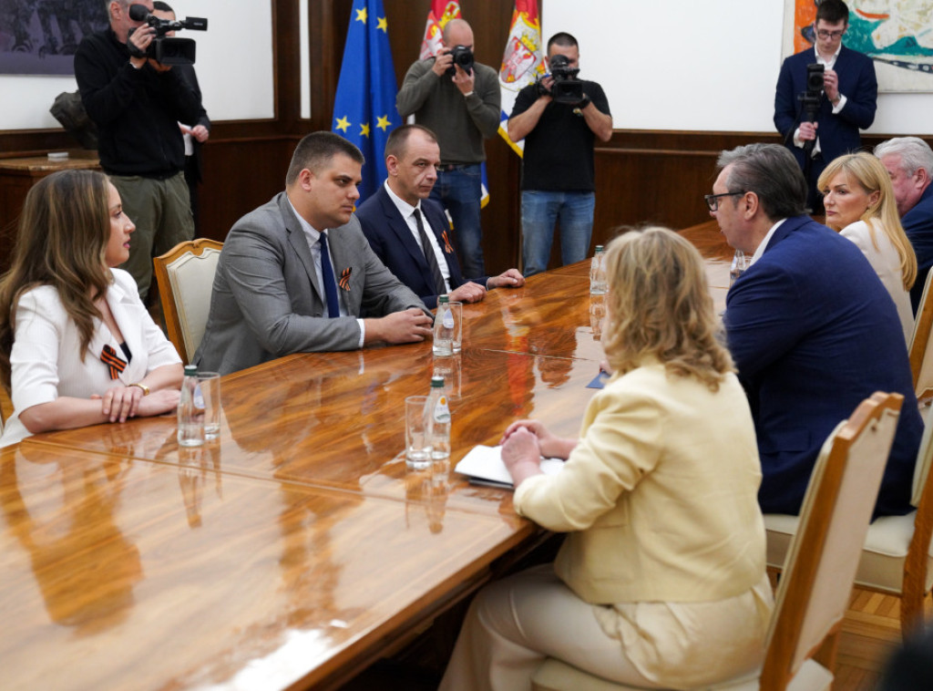 Počele konsultacije predsednika Vučića sa predstavnicima Srpske radikalne stranke