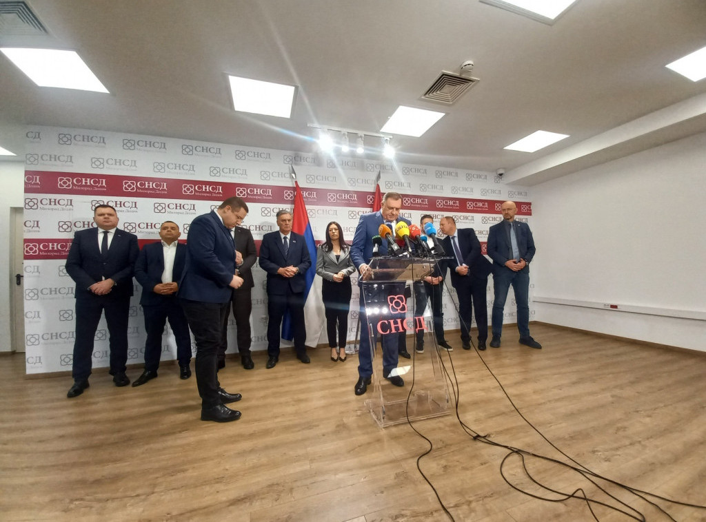 SNSD: Usvojena ostavka Vlada Đajića