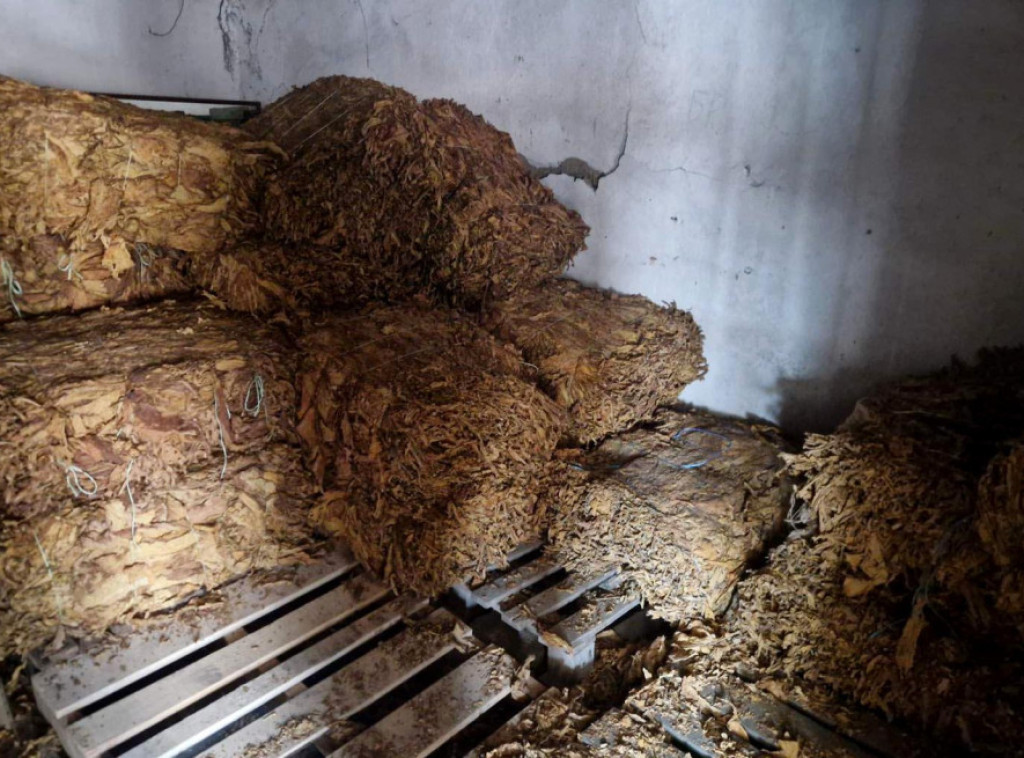 Policija u Rumi uhapsila lice iz Sremske Mitrovice zbog ilegalne prodaje 540 kilograma duvana