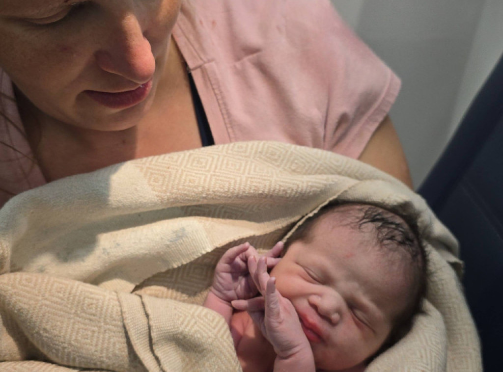 Žena se porodila tokom leta iznad Sjedinjenih Američkih Država