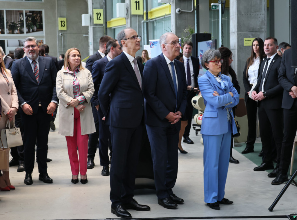 Premijer Macut sa Parmelanom prisustvovao predstavljanju programa saradnje Srbije i Švajcarske