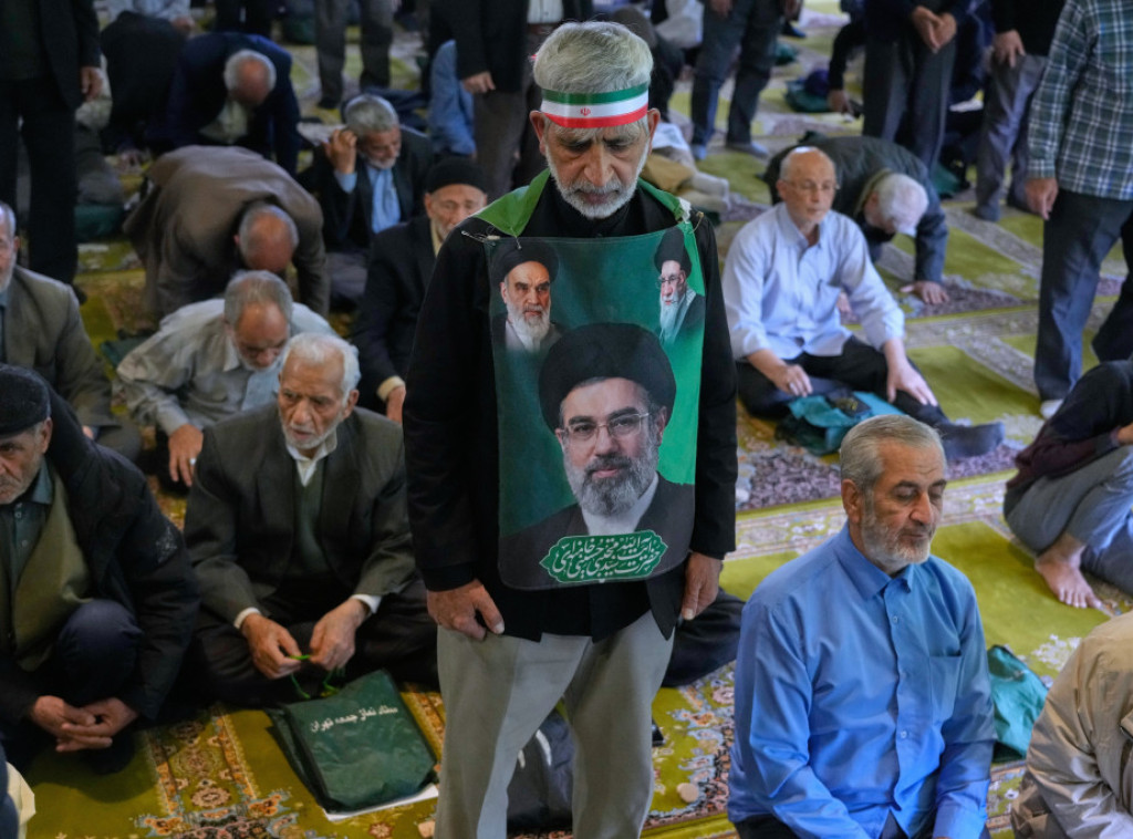 Iranci pozvani na nacionalni skup kako bi obnovili vernost iranskom vođi