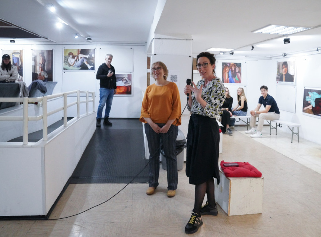 Izložba slika "Reels - identitet u doba algoritma" otvorena u Galeriji Dečjeg kulturnog centra Beograda