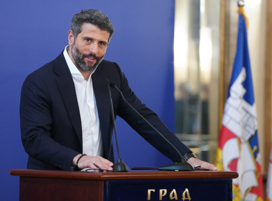 Šapić: Podela kartica za besplatan ulazak na otvorene gradske bazene počinje u sredu