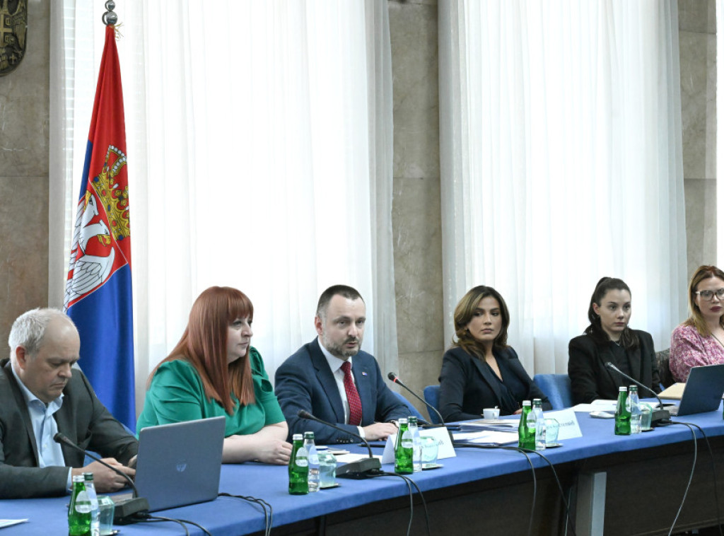 Apostolović održao sastanak sa predsednicima pregovaračkih grupa za pristupanje EU