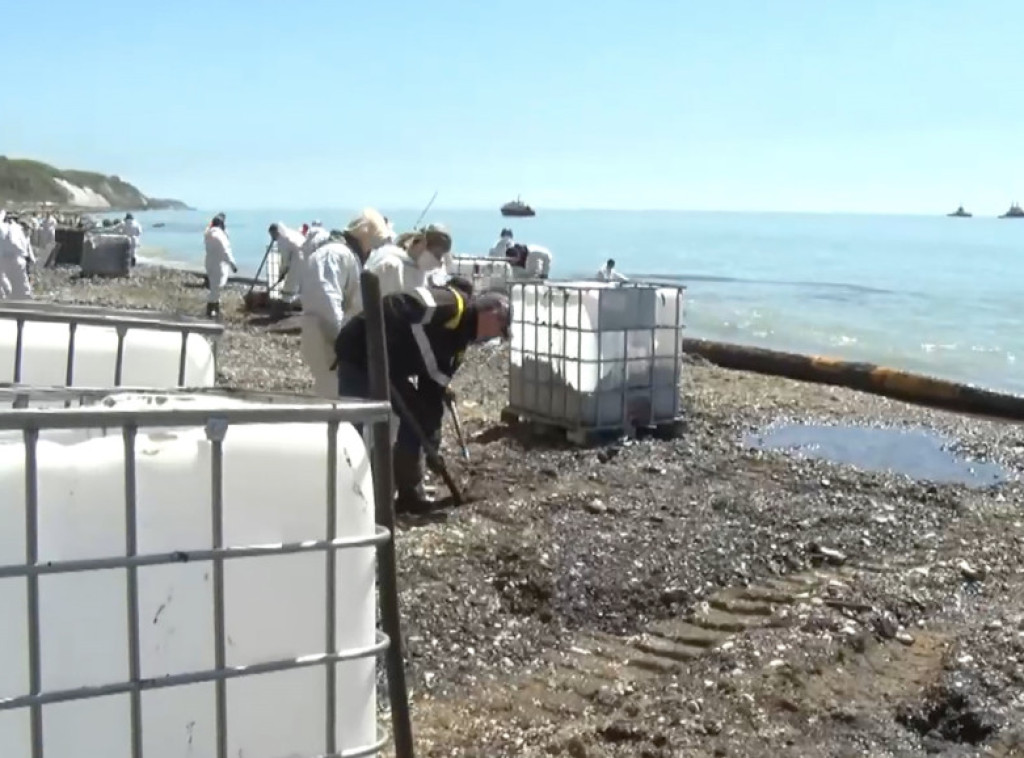 Na morskom terminalu u Tuapseu izbio požar zbog napada dronom