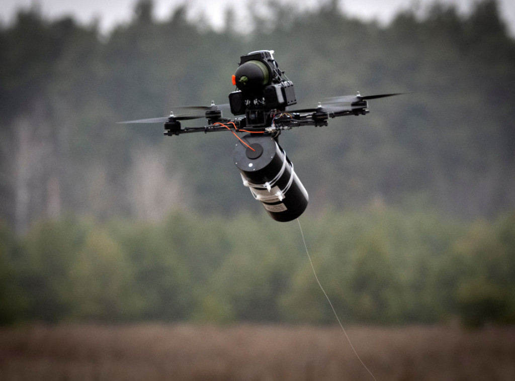 Dron sa bombom od 50 kg pogodio brod, eksplozija izbegnuta u poslednjem trenutku