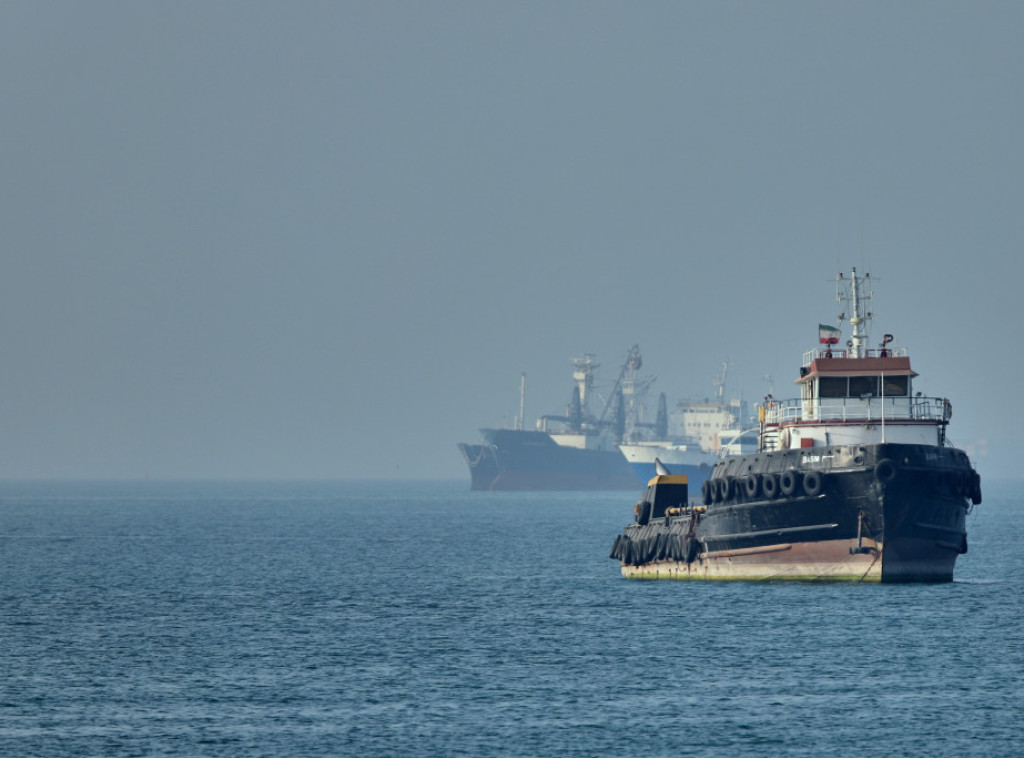 Američki razarači prošli kroz Ormuski moreuz uprkos iranskom napadu