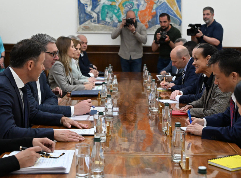 Vučić se sastao sa predstavnicima MMF-a: Srbija uspeva da održi dobru fiskalnu poziciju