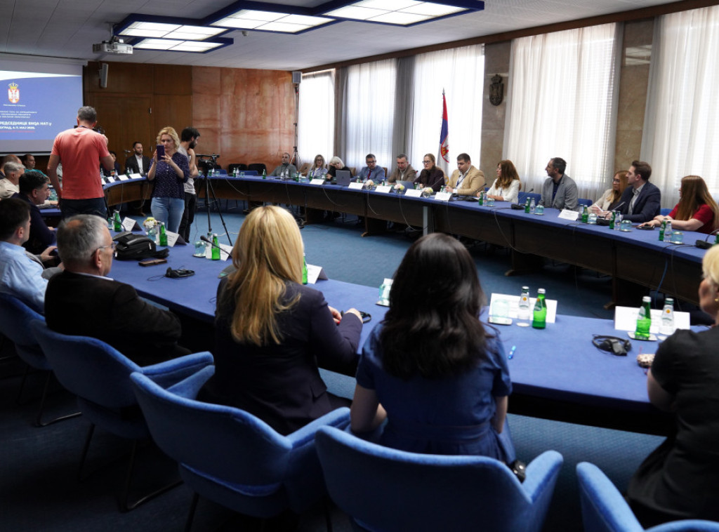 Giculika u poseti NAT-u: Usklađenost sa standardima EU je temelj kvaliteta obrazovanja u Srbiji