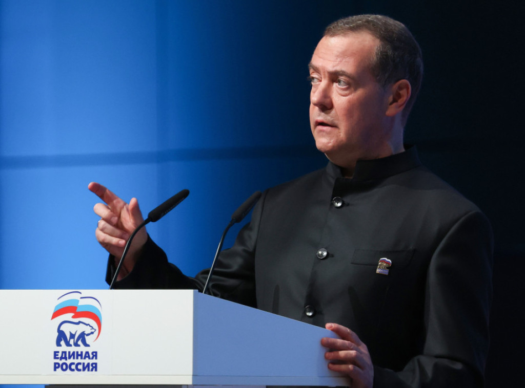 Medvedev: Nemačka nikada nije prošla kroz pravu denacifikaciju