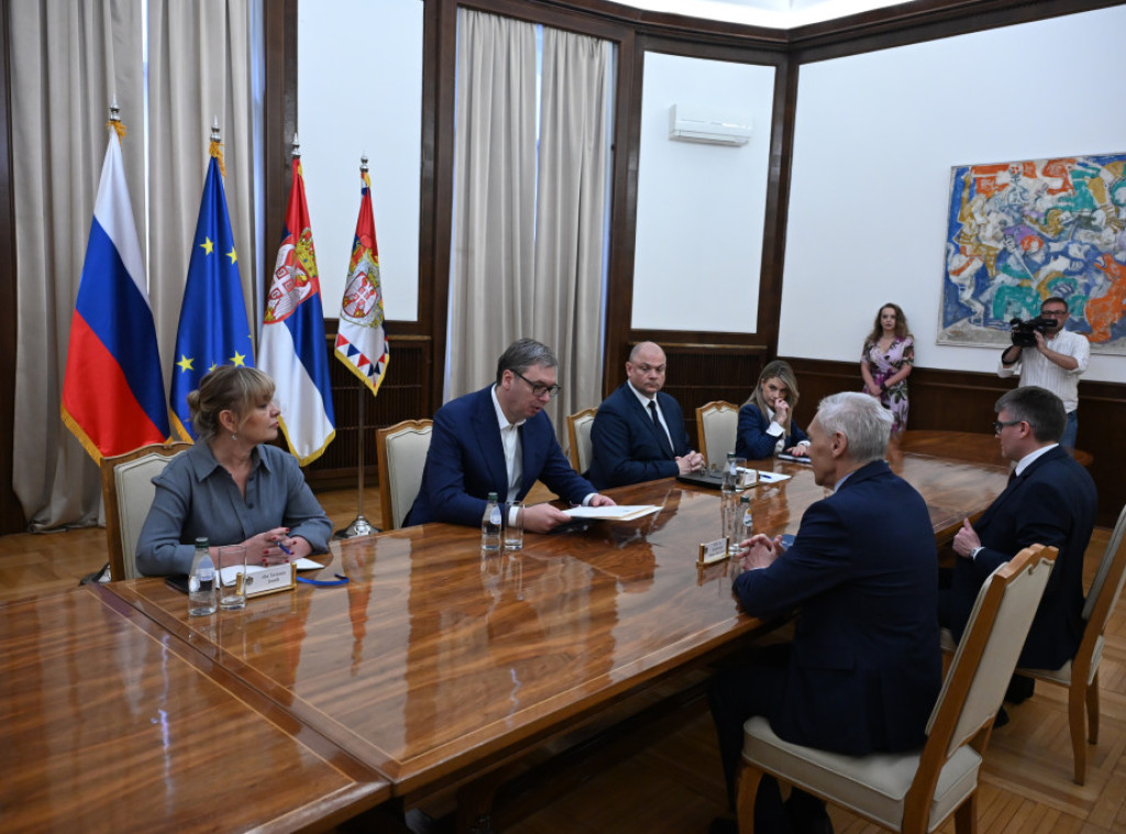 Predsednik Vučić sastao se sa ruskim ambasadorom Bocan-Harčenkom
