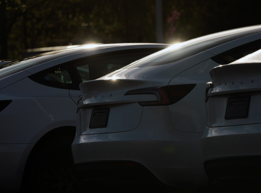 Tesla povlači 218.868 vozila u SAD zbog kašnjenja prikaza kamere za vožnju unazad