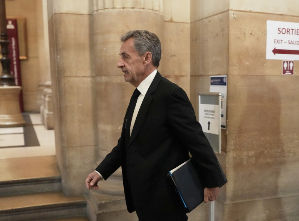 Sarkozi pušten na uslovnu slobodu u slučaju "Bigmalion", neće nositi nanogicu